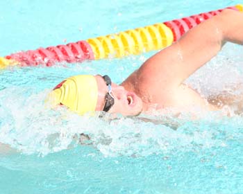 UT Swimmers Head into Final Day of Nationals in Contention