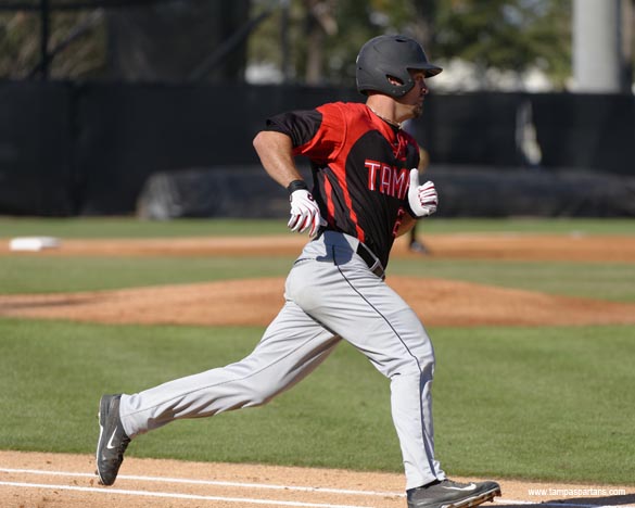 Spartans Drown Tritons to Complete Series Sweep