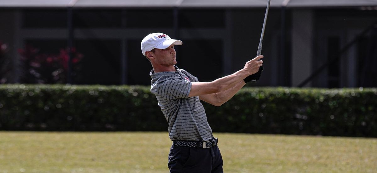 Robert Montagnino Leads Tampa Men's Golf to Top-10
