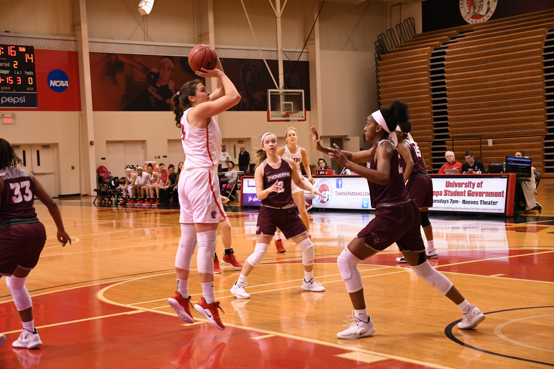 Women's Basketball Survives Close Call to Remain Perfect In Conference Play
